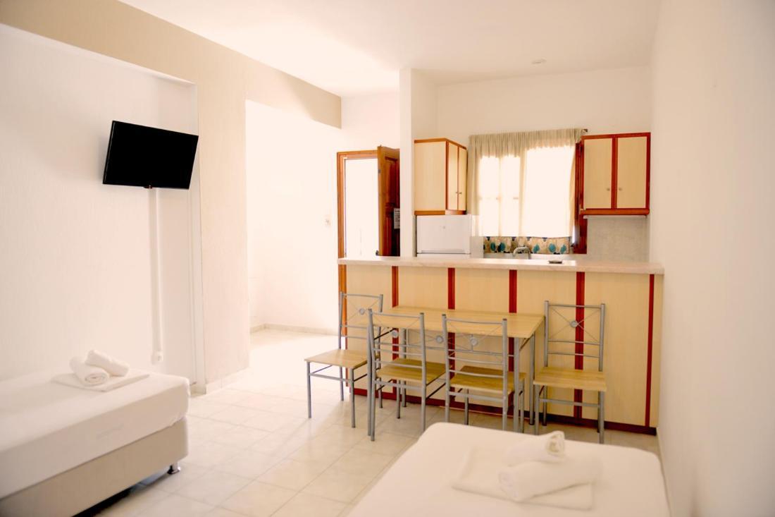 Hotel Marina Kolios Buitenkant foto